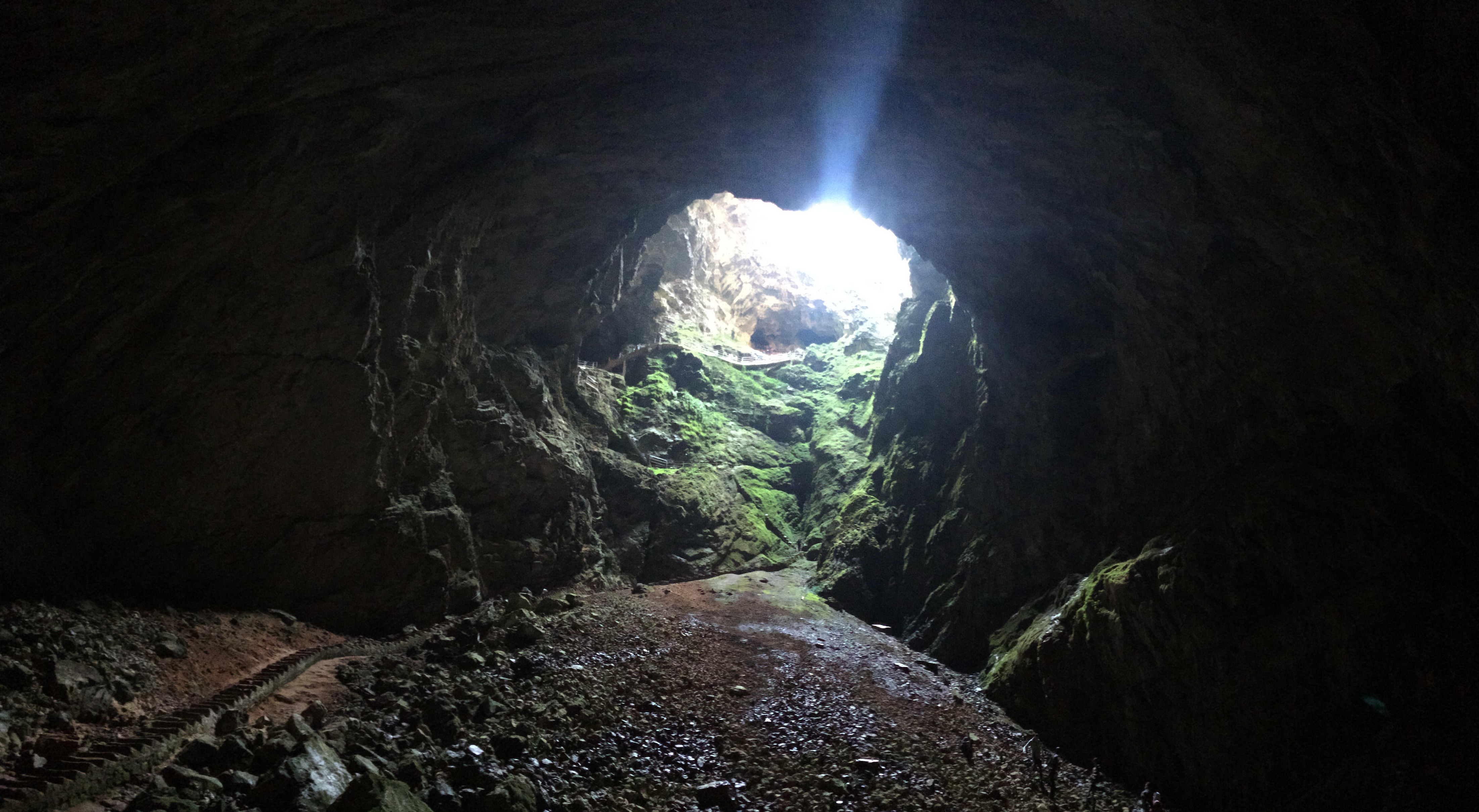 Intérieur de la grotte du Friouato